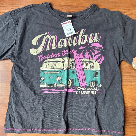 Tops - Malibu Volkswagen Bus (Messy Bun Chillin) size M slightly cropped tee NWT
